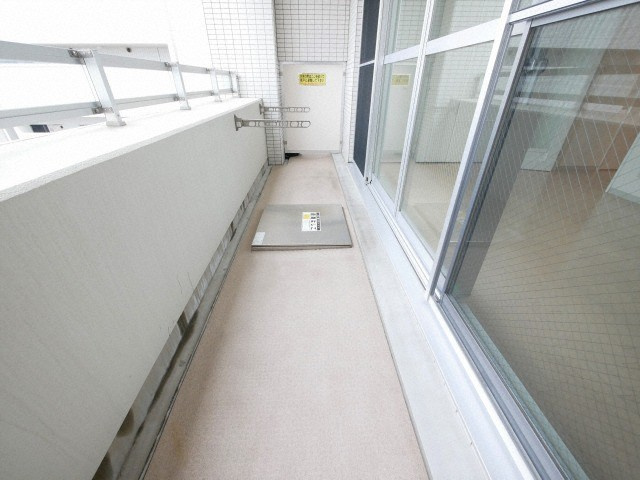コスモリード谷町六丁目（旧名称：ドゥーエ谷町）のバルコニー