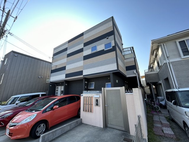 パルフラッツ王居殿の外観