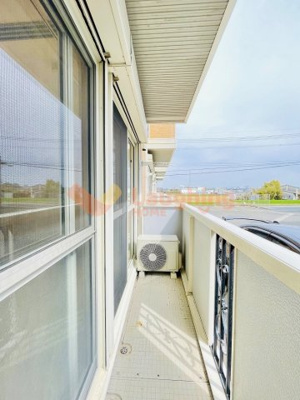 【バルコニー】 | ガーデンヒルズ荒木 | 開放的で明るい空間を演出してくれるバルコニーです