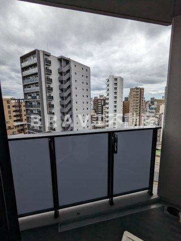 ファーストフィオーレ谷町六丁目フェリシア BRAVI不動産のバルコニー|バルコニーからの眺めを楽しみながら食事をしませんか