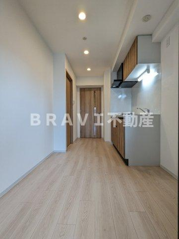 ファーストフィオーレ谷町六丁目フェリシア BRAVI不動産の居間・リビング|ゆったりとした居間です