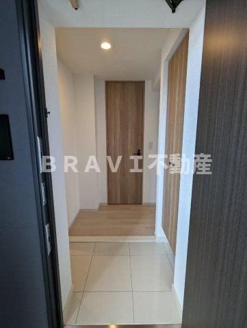 ファーストフィオーレ谷町六丁目フェリシア BRAVI不動産の玄関|収納もある玄関です