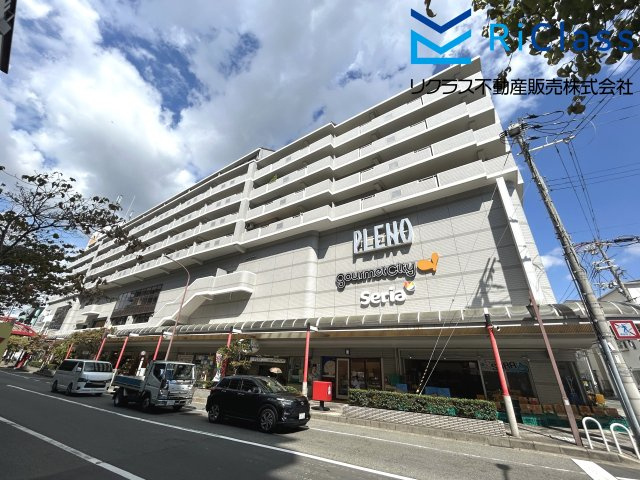 プレノ長田の外観|マンションの下はスーパー等があります