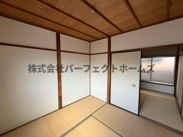 木田元宮一丁目テラスハウス　賃貸の和室|畳の上でゆっくりとくつろげる和室です