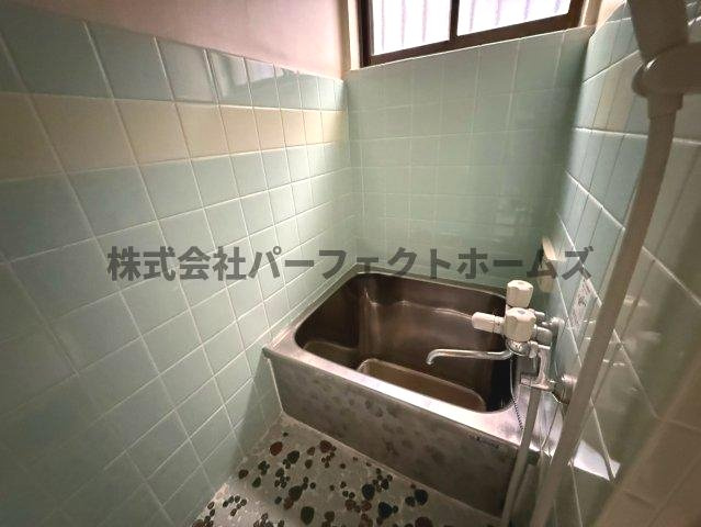 木田元宮一丁目テラスハウス　賃貸の浴室|ゆったり過ごせるお風呂です