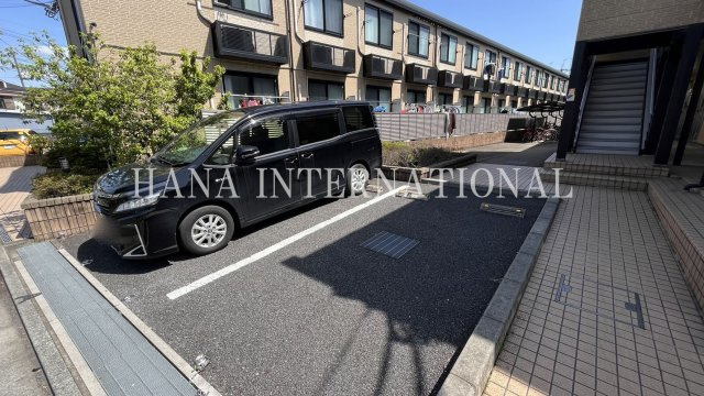 レオパレスグランツⅢの駐車場
