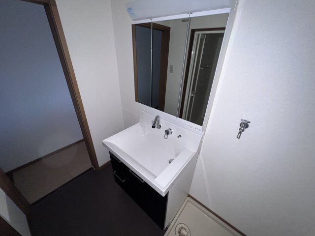 神戸市西区北別府１丁目の賃貸マンションの洗面所