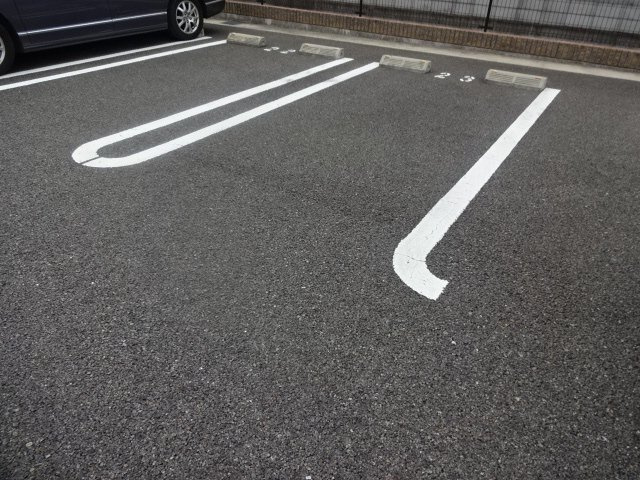 アン・フィオーレⅠの駐車場
