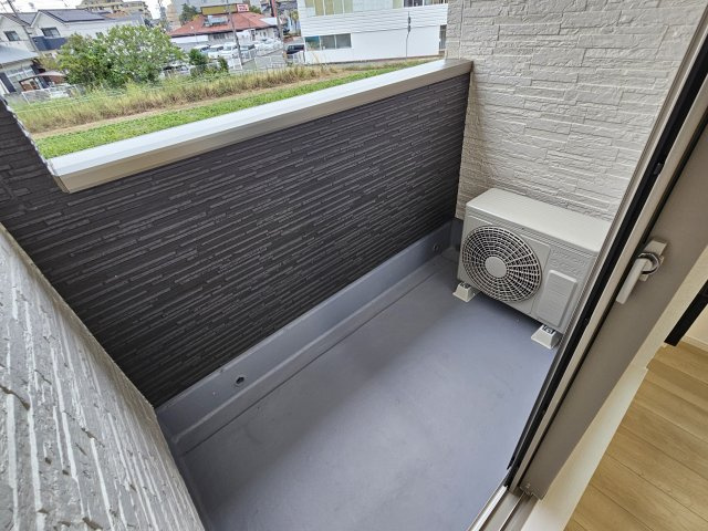 明石市西明石北町１丁目のアパートのバルコニー