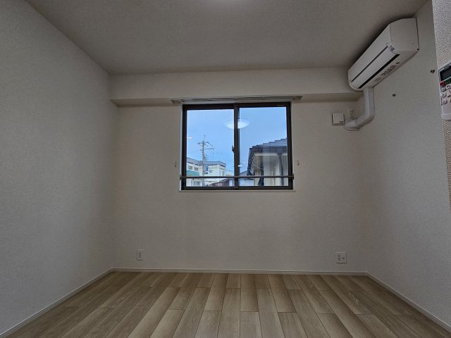 明石市西明石北町１丁目のアパートの居間・リビング