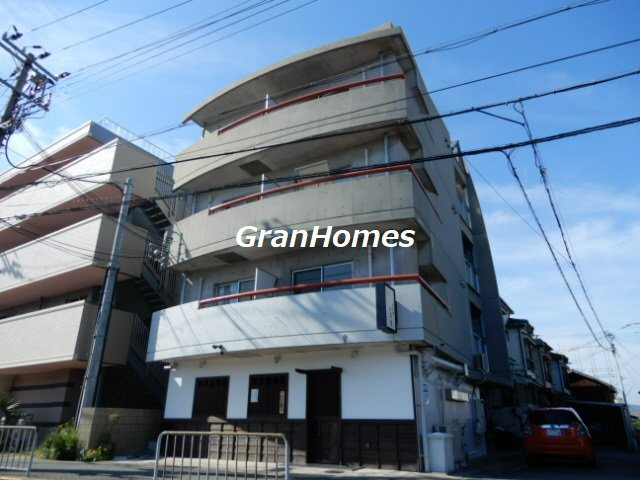 ラムール西舞子の外観