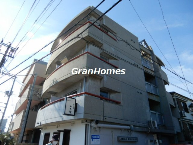 ラムール西舞子の外観