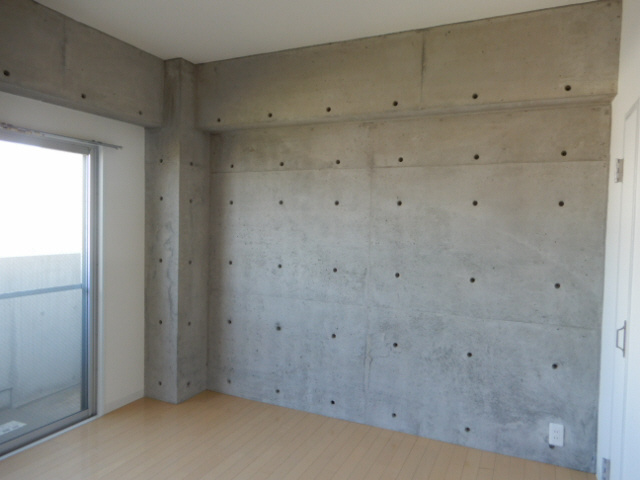 ラムール西舞子の居間・リビング