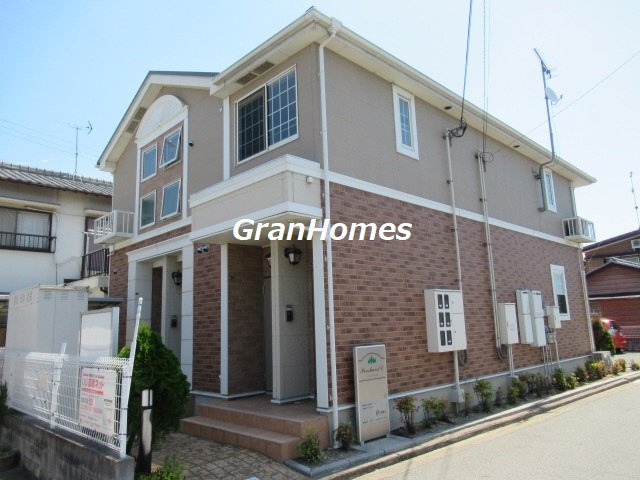 加古川市米田町船頭のアパート
