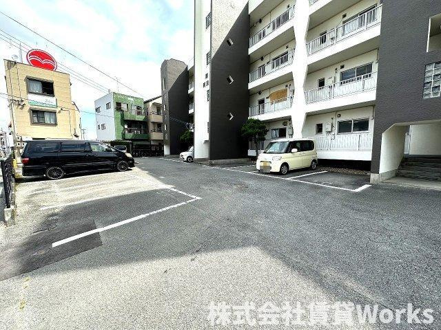第一阿波ビルの駐車場|駐車場に車を止められます