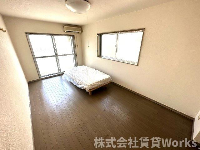 プレジデント吉野本町の居間・リビング|居間です