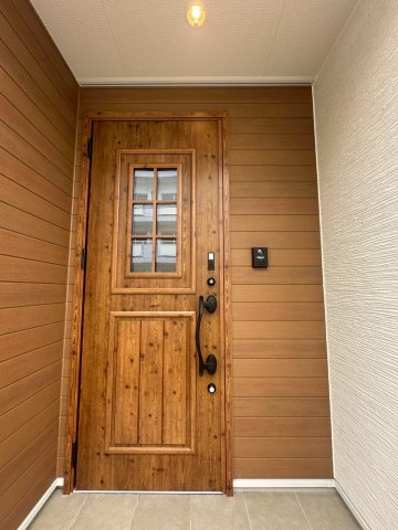 篠ケ瀬町897-4新築戸建の玄関