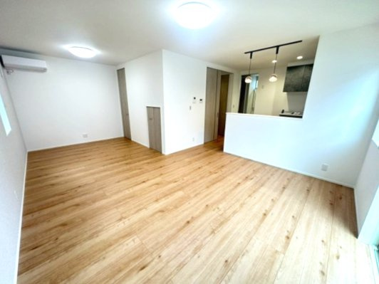 篠ケ瀬町897-4新築戸建の居間・リビング