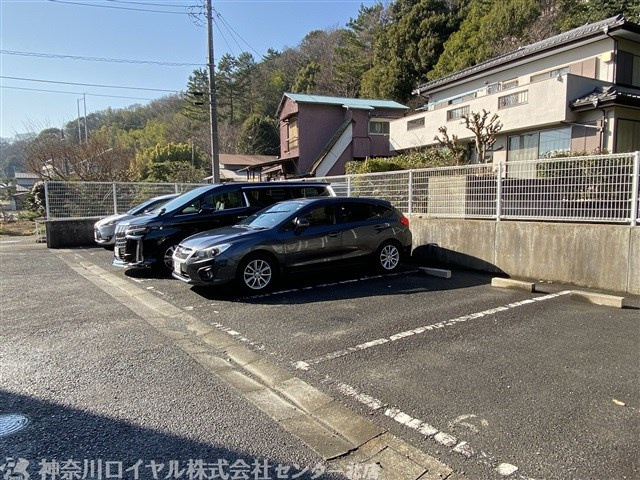 【駐車場】