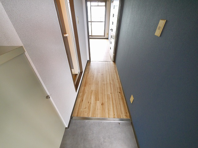 リバーサイド大和小泉の玄関|落ち着いた玄関です