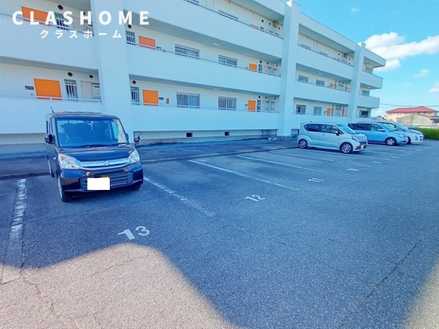 オレンジハイツ　　刈谷市近郊の賃貸はクラスホーム刈谷店の駐車場