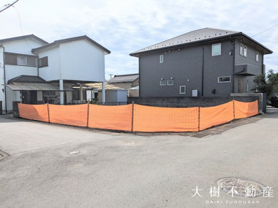 【前面道路含む現地写真】 | 寒川町倉見　約45坪！角地