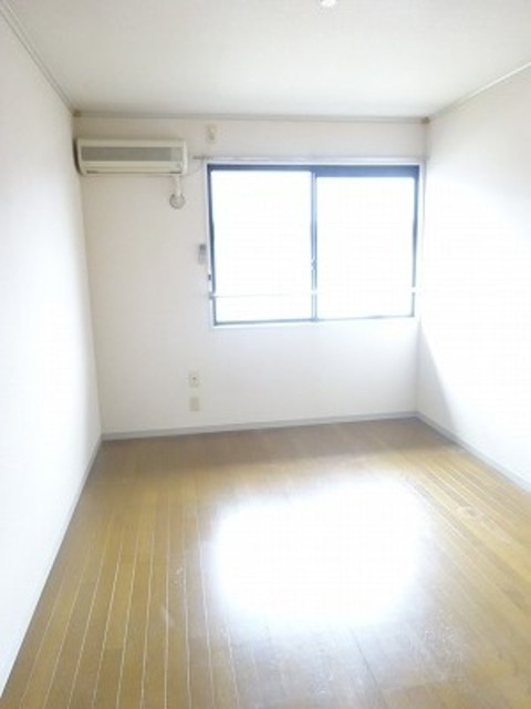 アーバンライフ津福【10,000円キャッシュバック対象物件】の洋室|きれいな洋室です