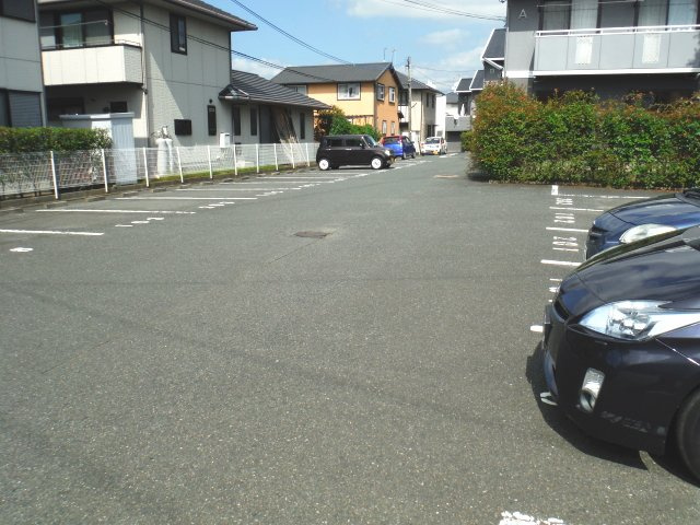 アーバンライフ津福【10,000円キャッシュバック対象物件】の駐車場|駐車場です