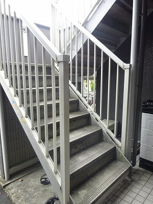 アーバンライフ津福【10,000円キャッシュバック対象物件】のロビー|階段です