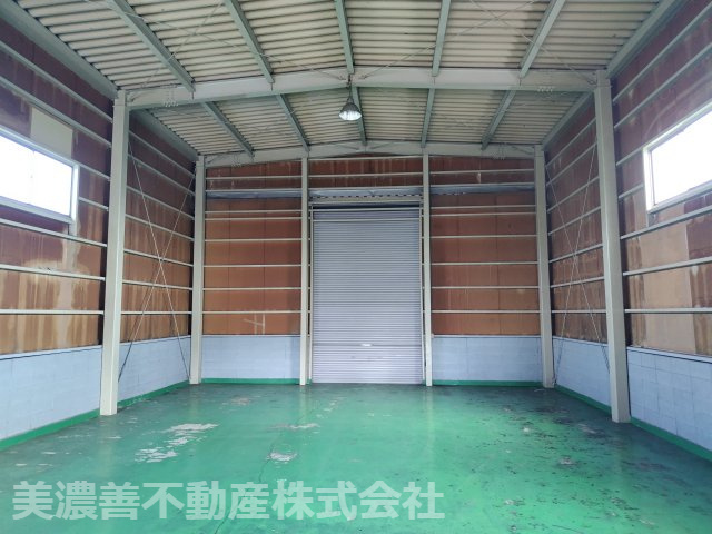 ６１７５３　岐阜市鏡島南1丁目倉庫の内装