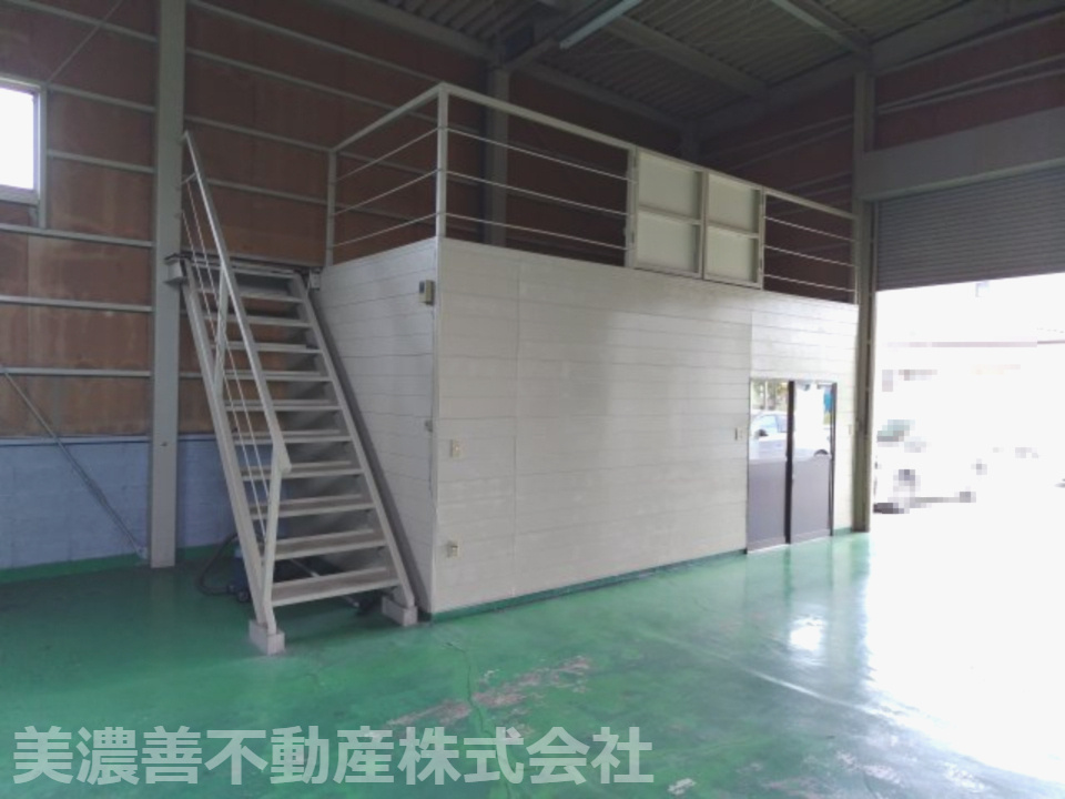 ６１７５３　岐阜市鏡島南1丁目倉庫の内装