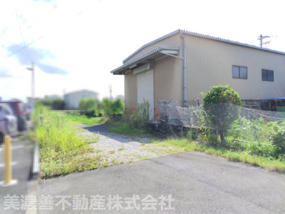 ６１７５３　岐阜市鏡島南1丁目倉庫の外観