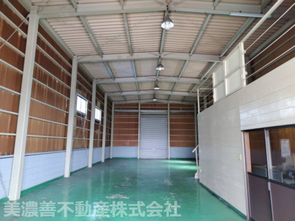 ６１７５３　岐阜市鏡島南1丁目倉庫の内装