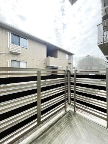シャイン　クレール　B棟のバルコニー