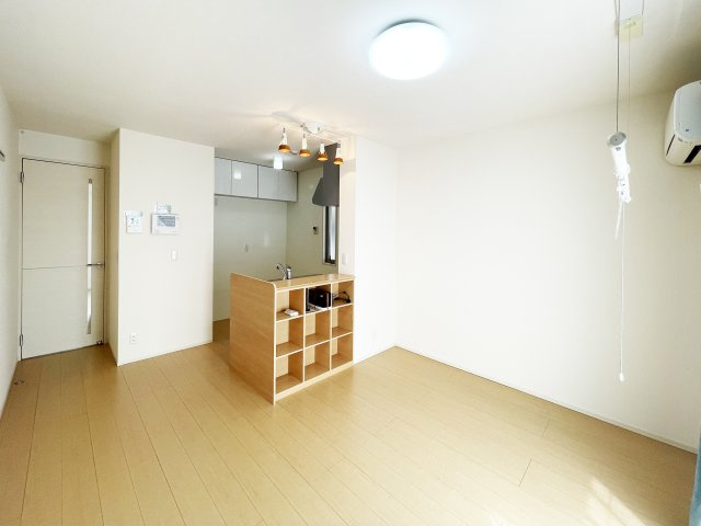 シャイン　クレール　B棟の居間・リビング