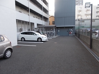 【駐車場】 | ラ・ヴィ・アン・ローズ