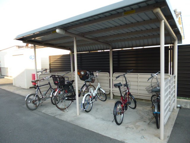 倉敷市白楽町のアパートのその他共用部分|自転車置き場