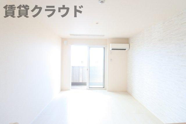 ロイヤルガーデンXIの居間・リビング|リビングです