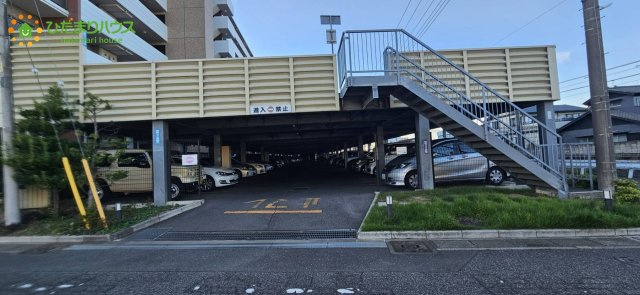 メロディーハイム桶川ルフランの駐車場