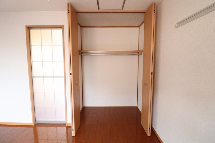 タウン・コート槐（ＫＡＩ）の収納|クローゼット