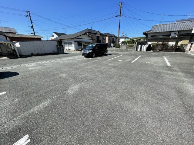 コーポ塚本の駐車場