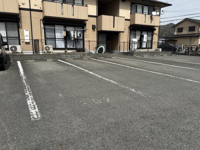 リブラスハイツⅠの駐車場