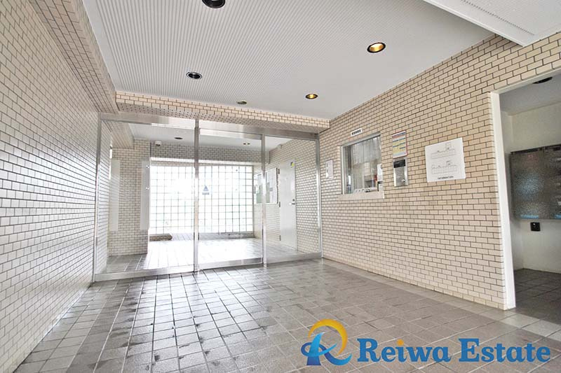 茅ヶ崎ガーデンハウス16のエントランス