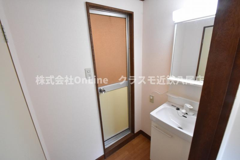 八尾市東山本新町１丁目の賃貸マンションの洗面所