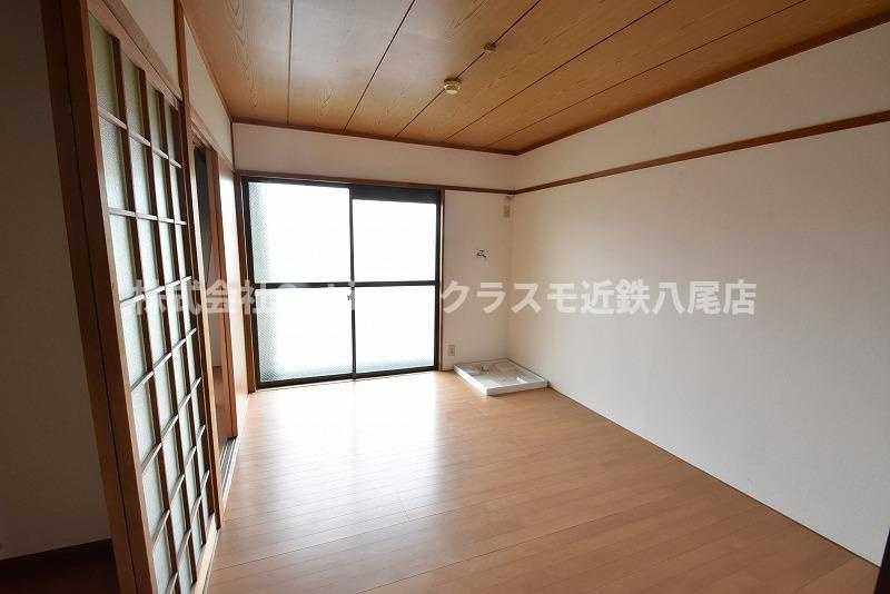 八尾市東山本新町１丁目の賃貸マンションの洋室