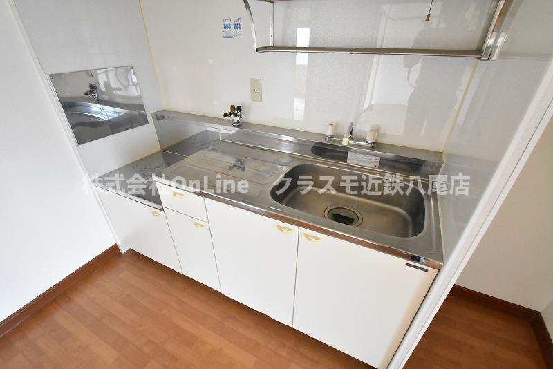 八尾市東山本新町１丁目の賃貸マンションのキッチン
