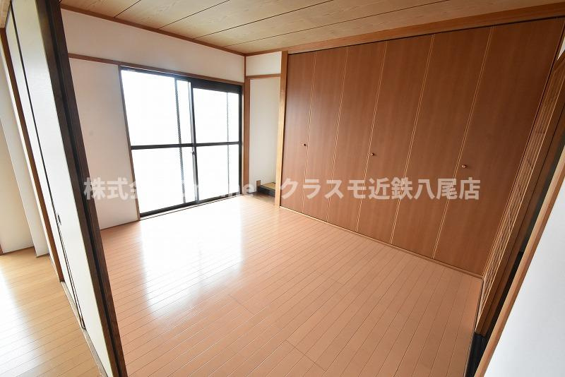 八尾市東山本新町１丁目の賃貸マンションの洋室