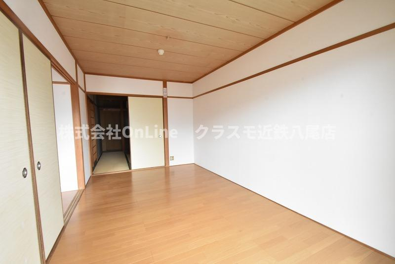 八尾市東山本新町１丁目の賃貸マンションの洋室