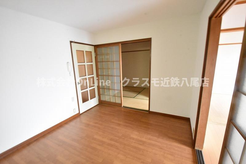 八尾市東山本新町１丁目の賃貸マンションの居間・リビング