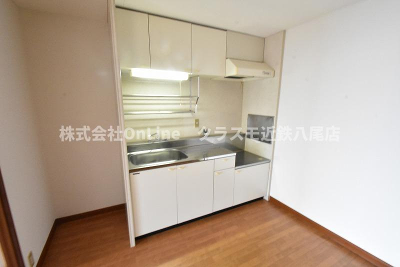 八尾市東山本新町１丁目の賃貸マンションのキッチン